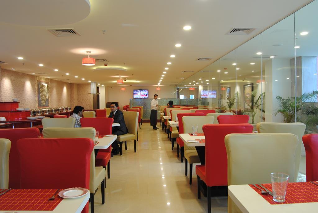 Xenious World Square Hotel غازي أباد المظهر الخارجي الصورة