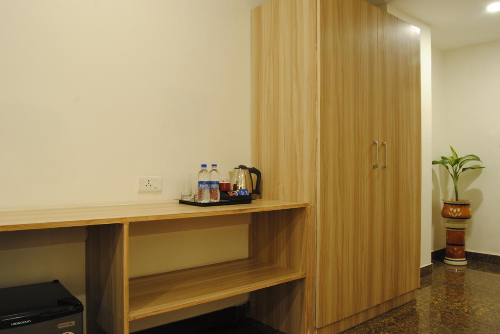 Xenious World Square Hotel غازي أباد المظهر الخارجي الصورة