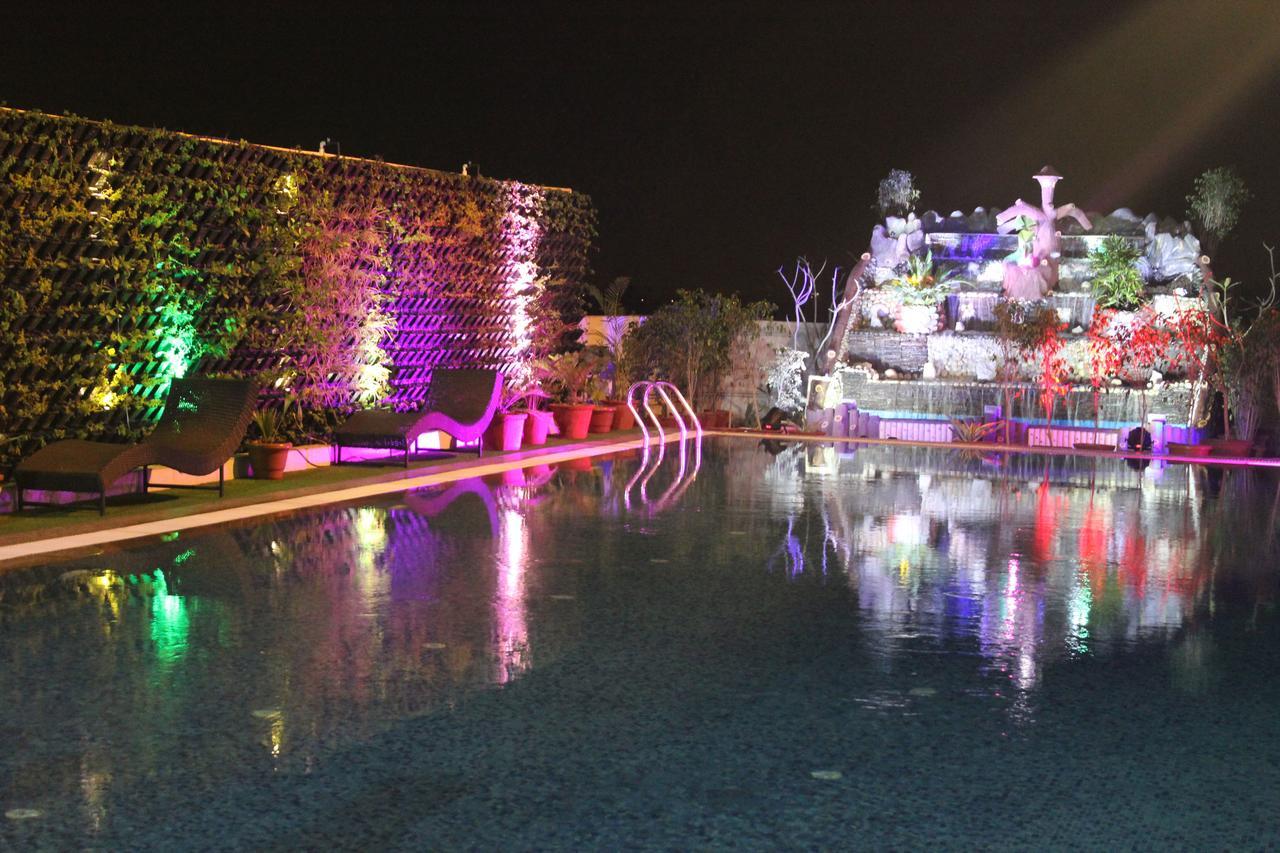Xenious World Square Hotel غازي أباد المظهر الخارجي الصورة